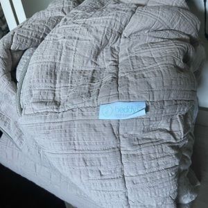 Beddy Queen size beige minkey material set